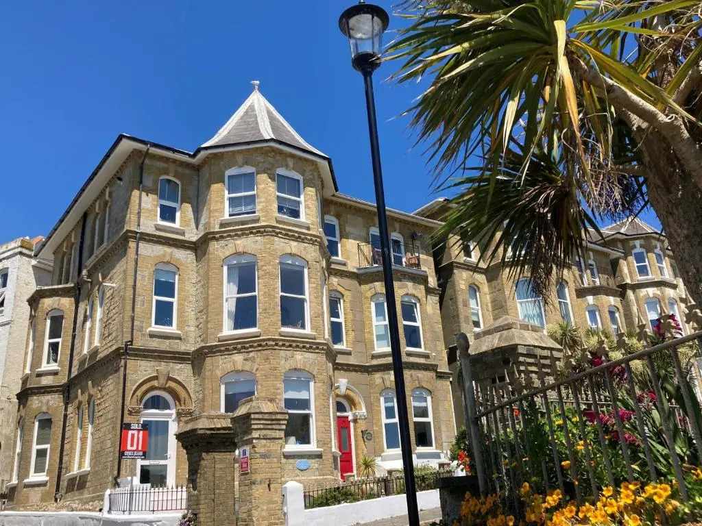 No 1 Alexandra Gardens, Flat 2