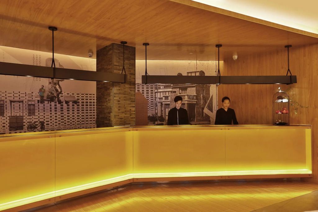 ELITE International Hotel Taikoo Hui Plaza Gangding Metro Station Branch