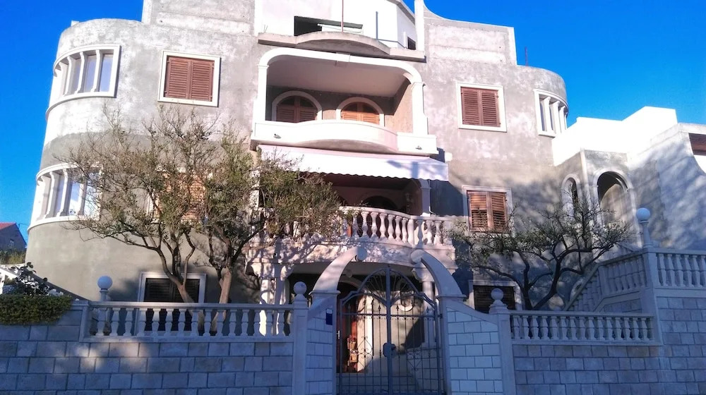 Studio in Sumartin, With Wonderful sea View, Furnished Balcony and Wif