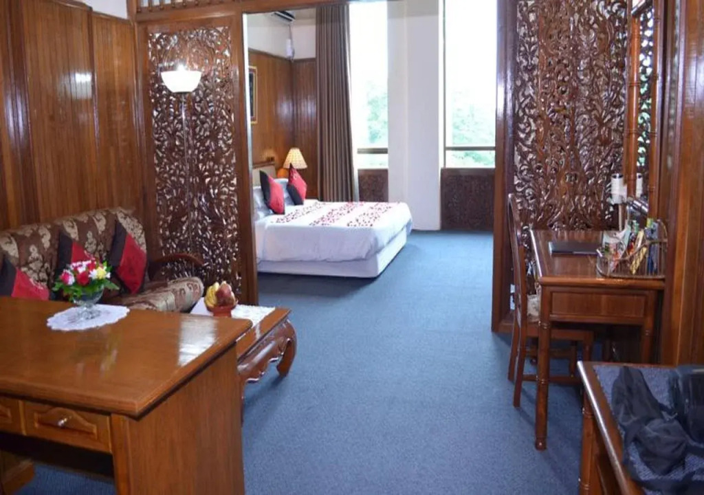 Mya Yeik Nyo Royal Hotel