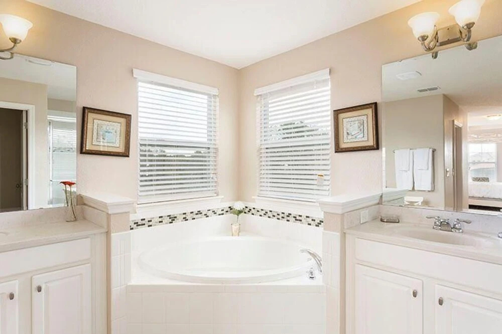 4163 Oaktree Drive 6 Bedroom Home