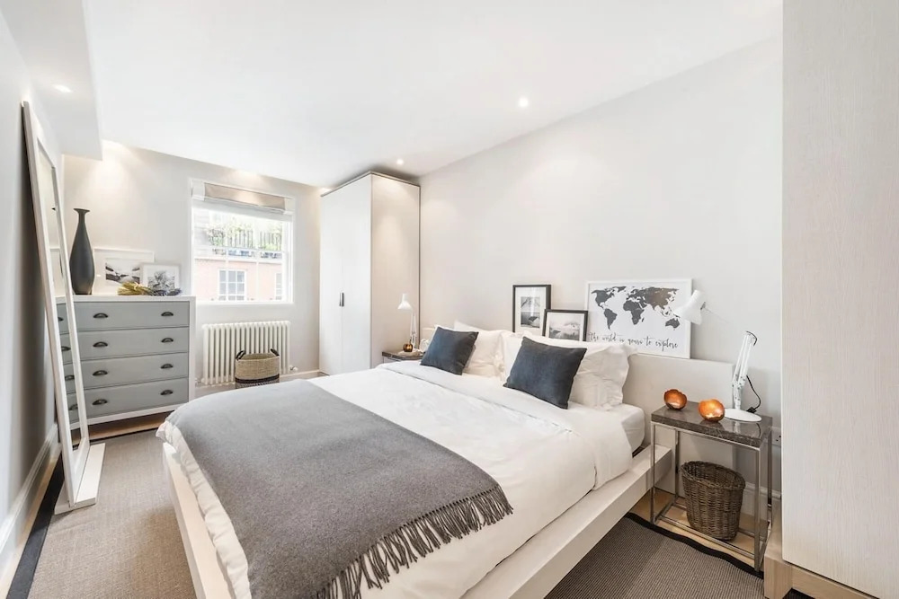 Prime Knightsbridge Mews - 4 bed House