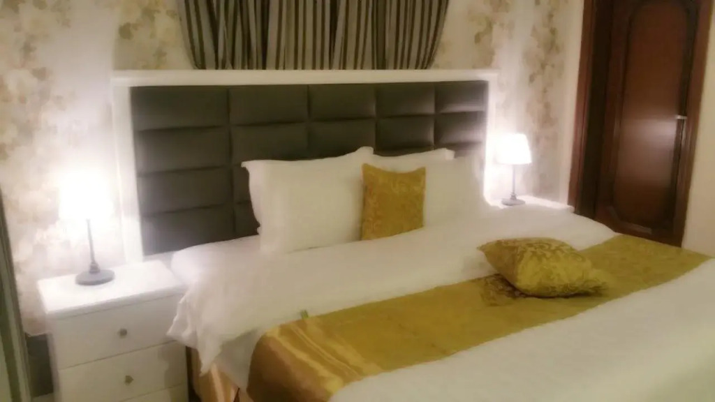 Rozana ApartHotel