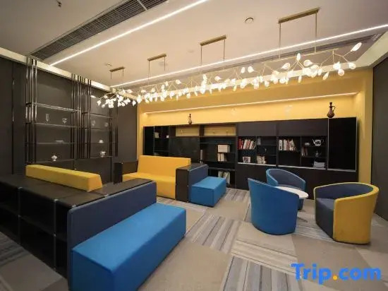 Zsmart Hotel (Xi'an Linyi Xihuayuan Subway Station)