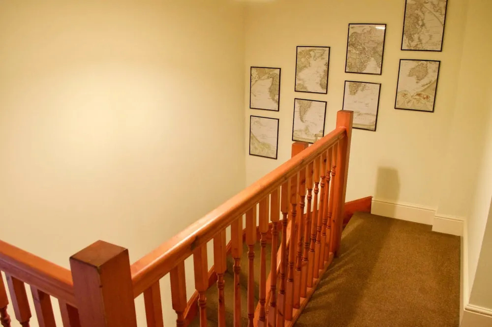 2 Bedroom Abbeyhill Apartment