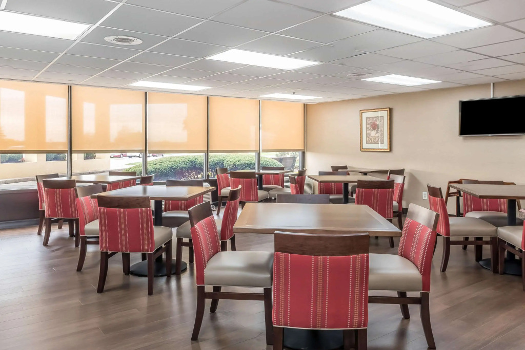 Comfort Inn & Suites Piqua-Near Troy-I75