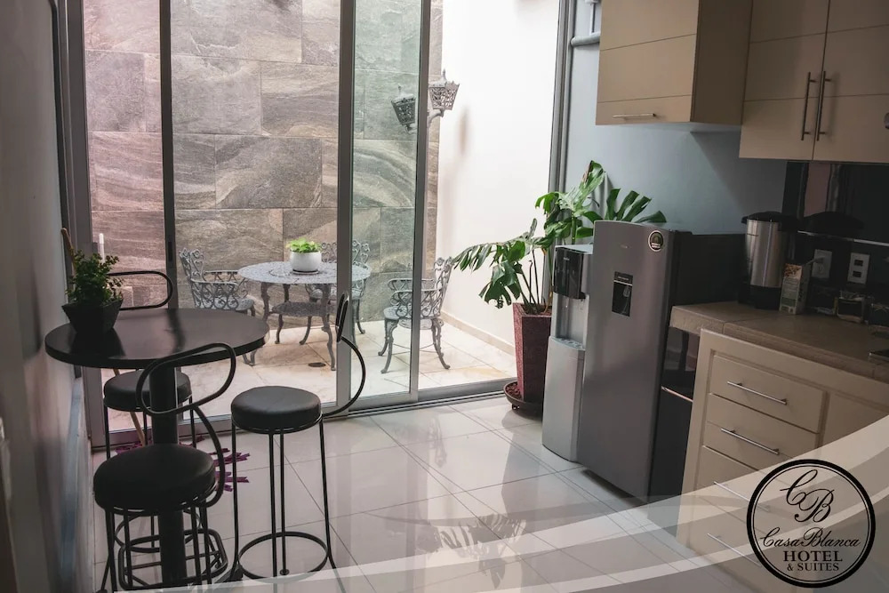 Hotel Casa Blanca & Suites