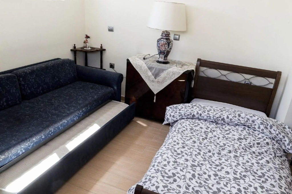 Villa dIrene-near athens airport , 200 meters from the beach davis