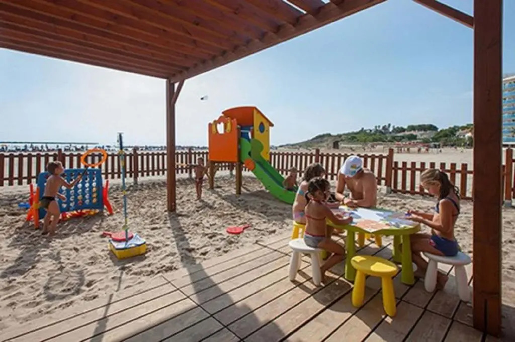 Pineda 7 Planet Costa Dorada