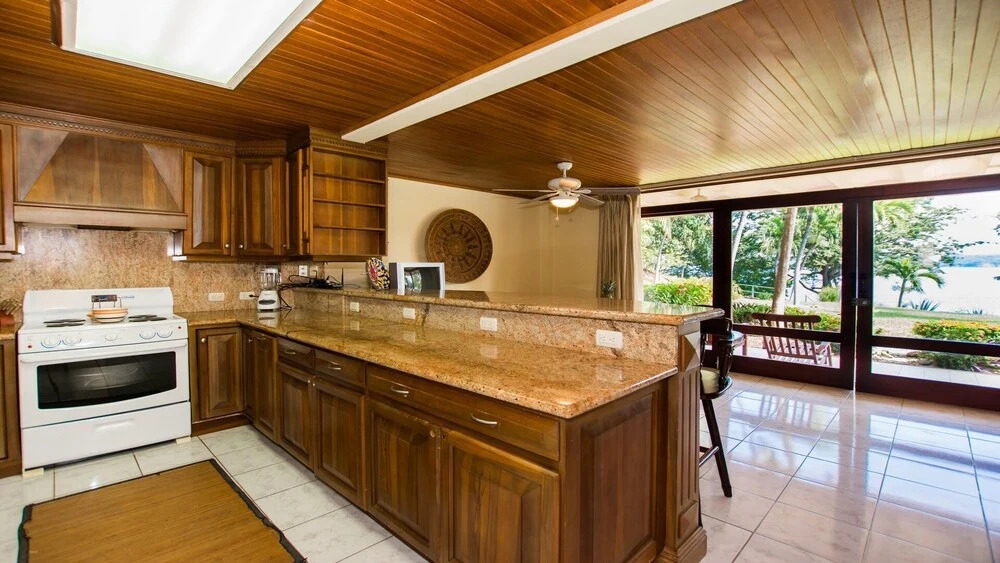 2-bedroom Beachfront Condo With Pool