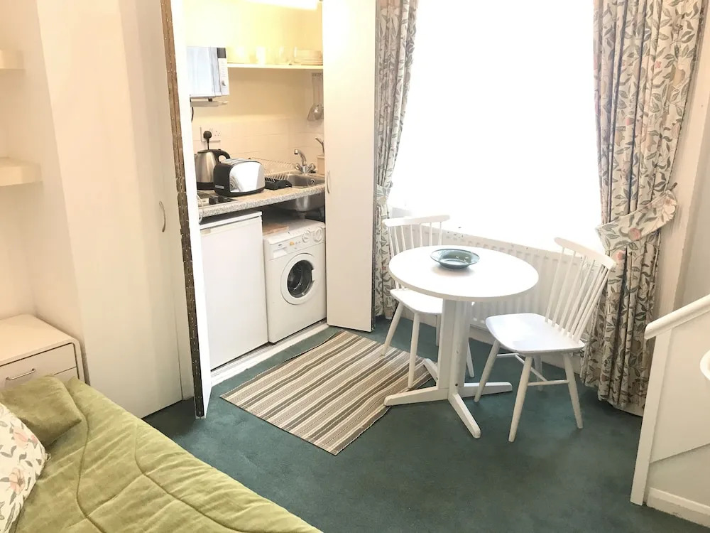 1 Craven Hill Gardens