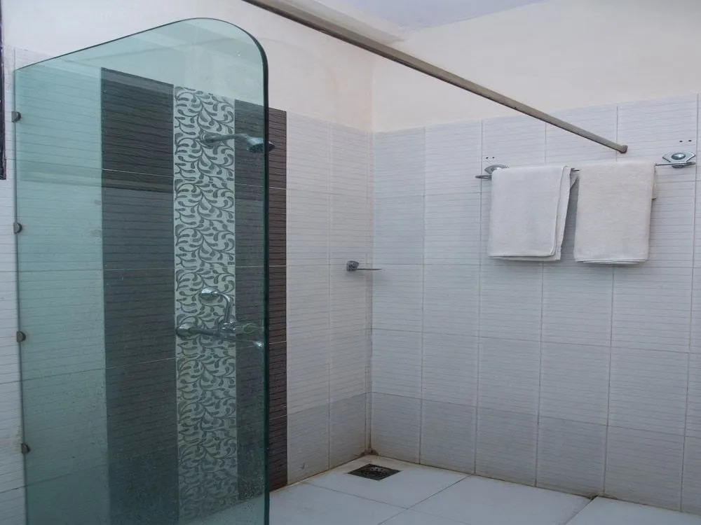 OYO 11716 Hotel Everest