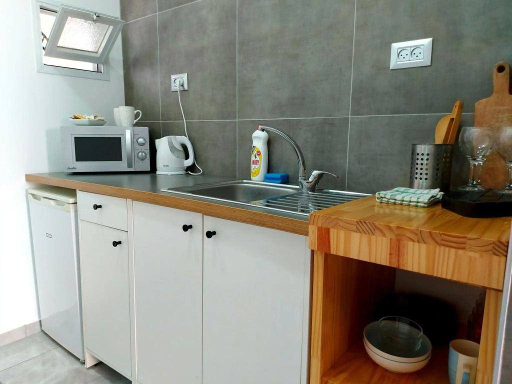 Сozy & Stylish studio, close to Baha'i gardens and Colony