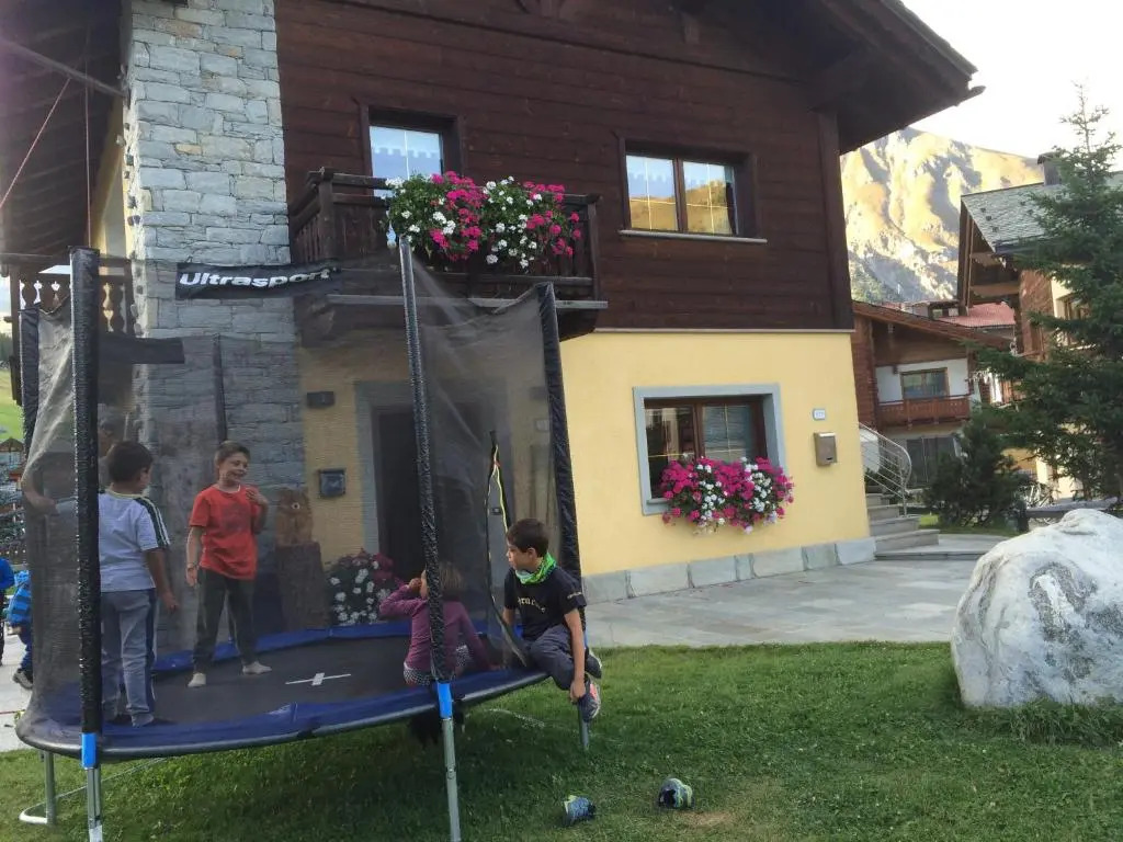 Chalet Mott