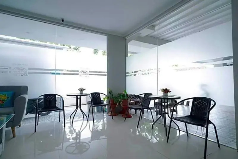Urbanview Hotel Bari Syariah Palembang By RedDoorz