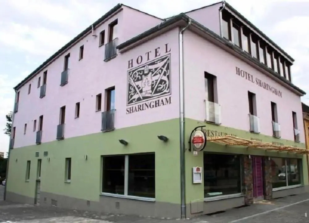 Hotel Sharingham