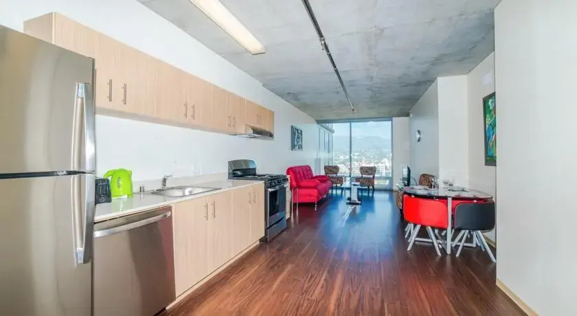 Hollywood Sierra Apartment