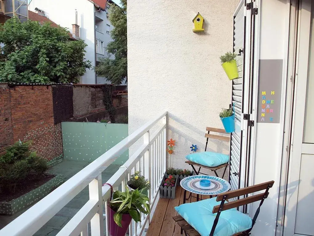 Witty Please - Cheerful Studio Apartment With Balc - Rnu 69315