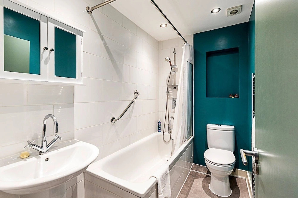 Stylish West Kensington Flat With Character