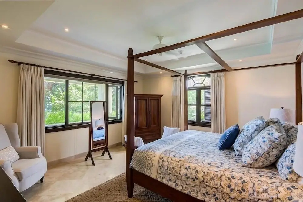 Sandy Cove 204