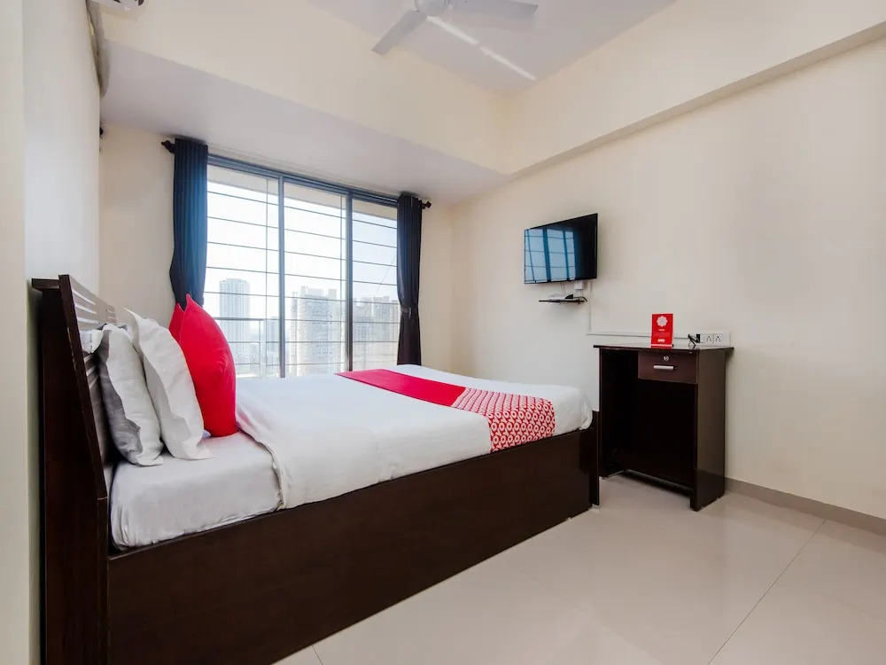OYO 13002 Goregaon West
