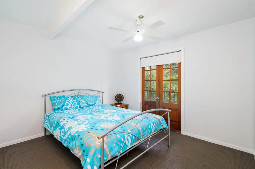 BONNY BEACH HOUSE - Holiday Accomodation with Pool