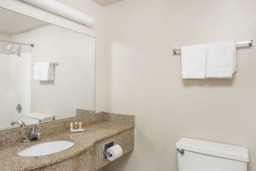 The Grand Inn Peoria