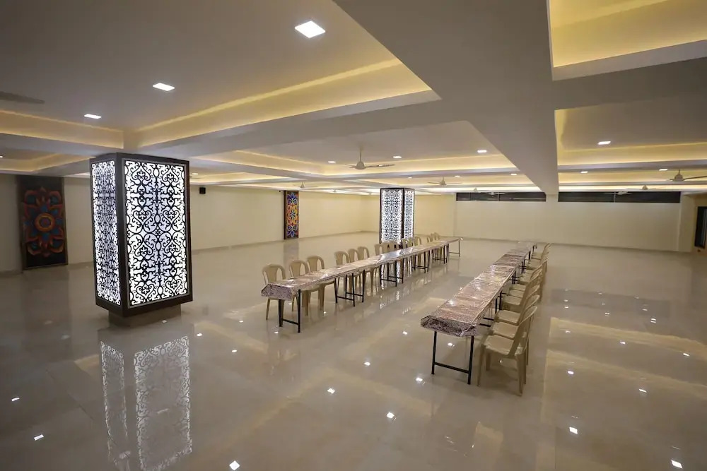 VL Patil Stays & Banquets