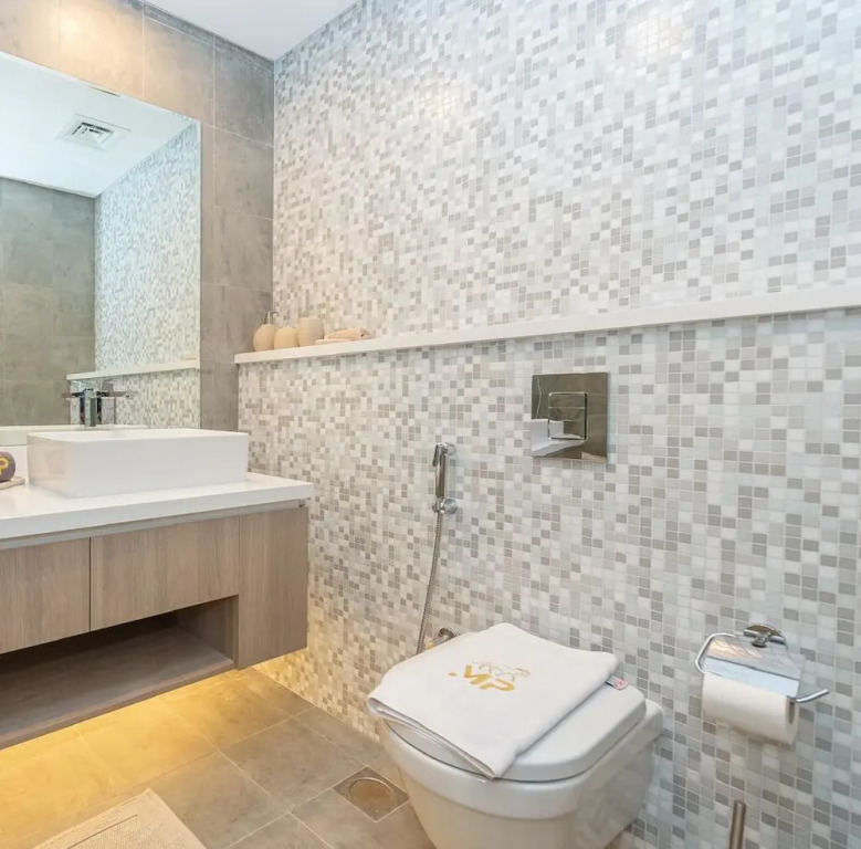 Marco Polo - Stunning 2 BR With Marina Views | Huge Pool & Gym