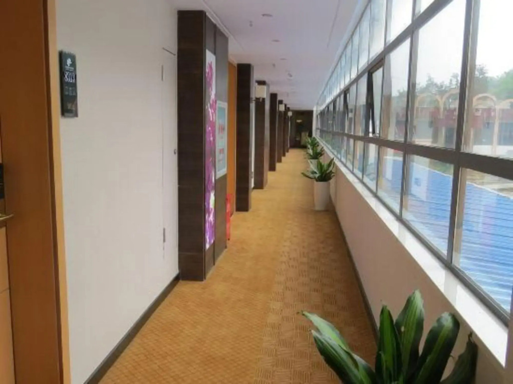 Pinwei International Holiday Hotel