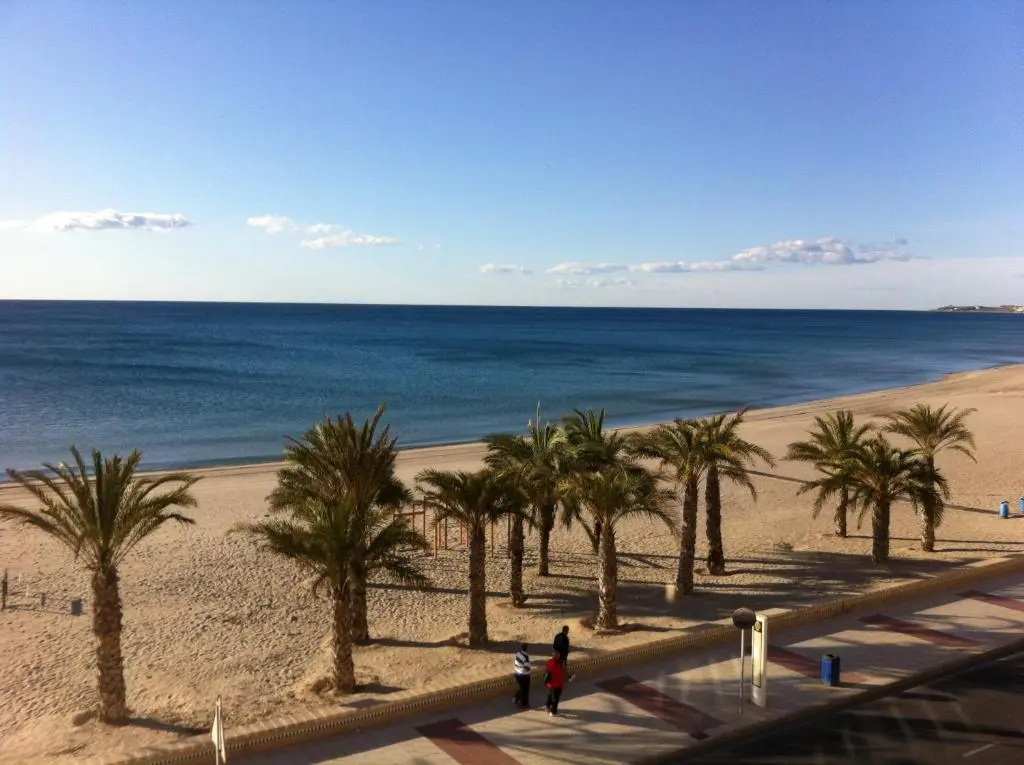 Frente al mar, a 10 metros de la playa, vistas increíbles del mar, reformado 2021 !!!