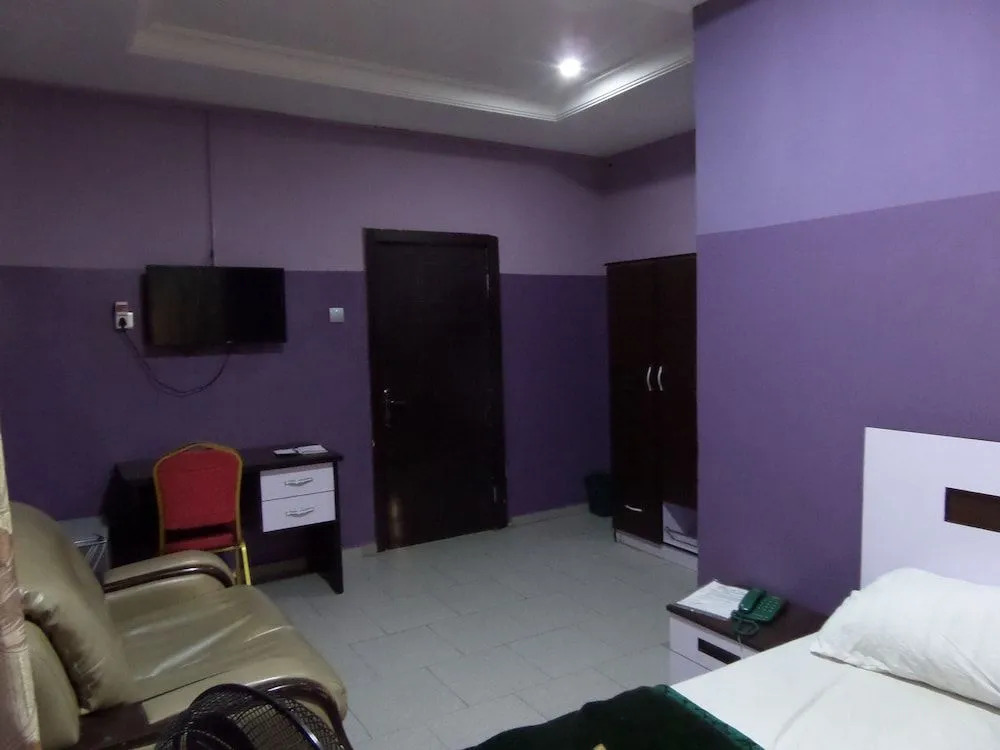 De Love Hotel