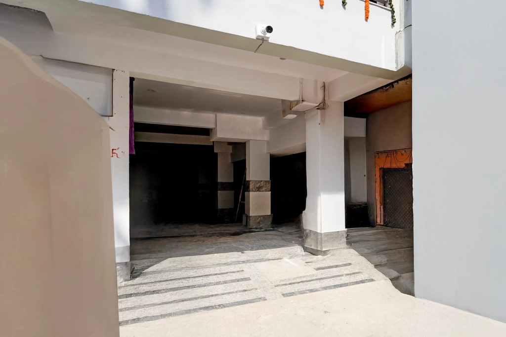 Super Townhouse Sector 18 Udhyog Vihar