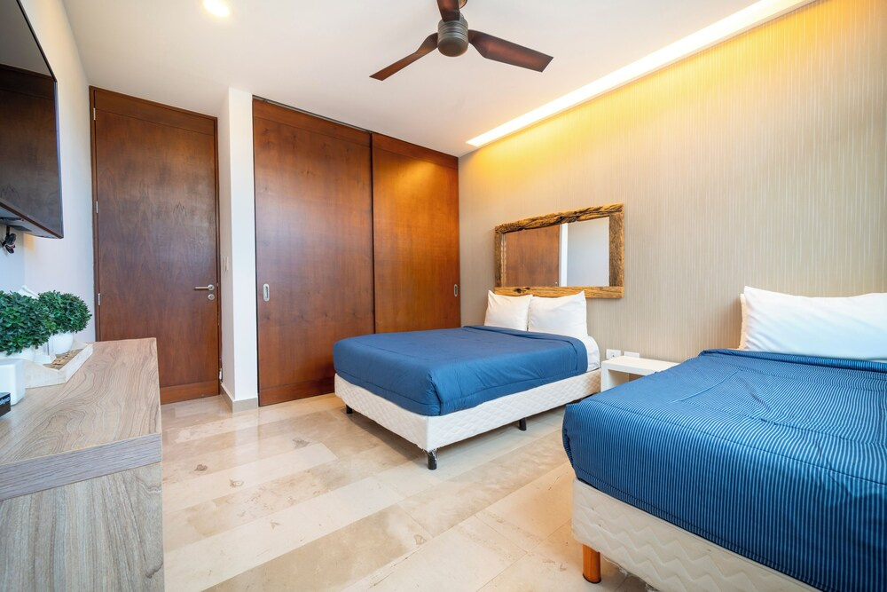 2 BR Roof Pool & Gym - Cruz con Mar 406