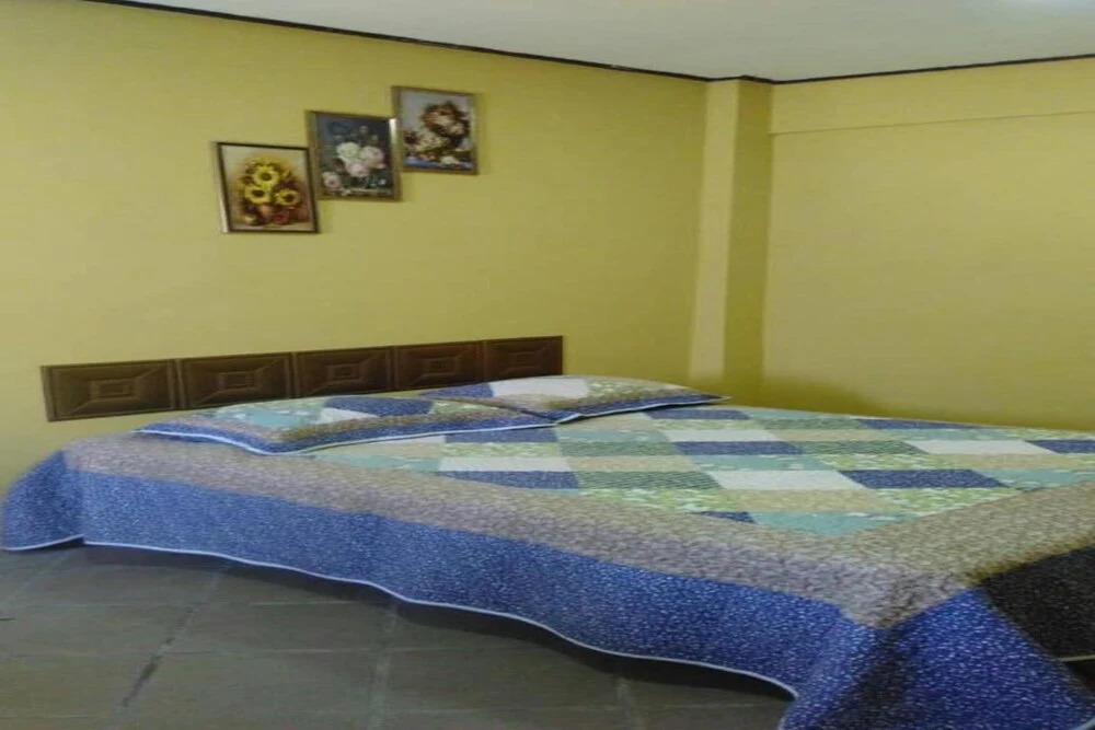 OYO Homes 90590 Mazhomestay