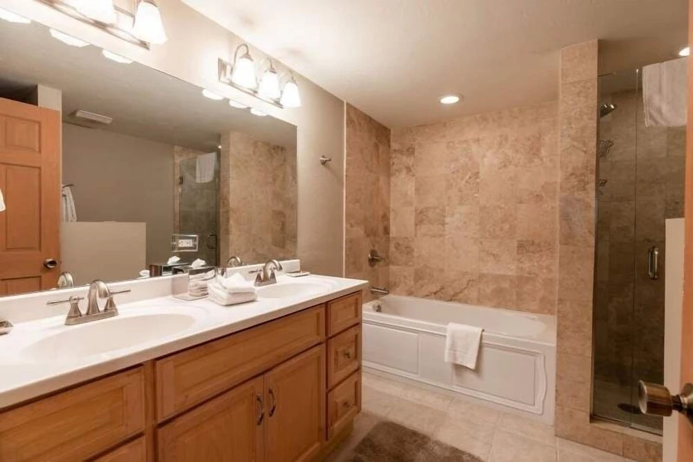 Condo with Outdoor Heated Pool and Free WiFi