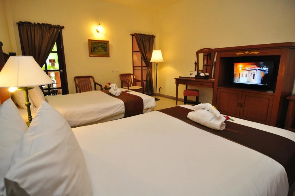 Phuket Leelavadee Hua Ting Resort