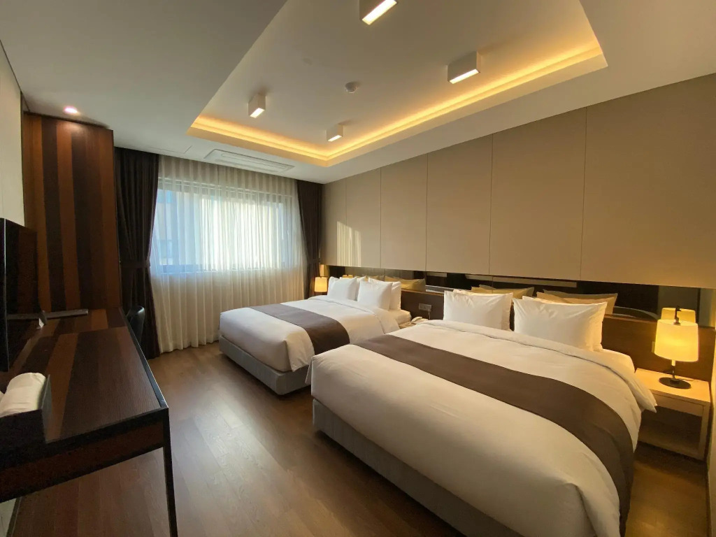 New Donghae Tourist Hotel