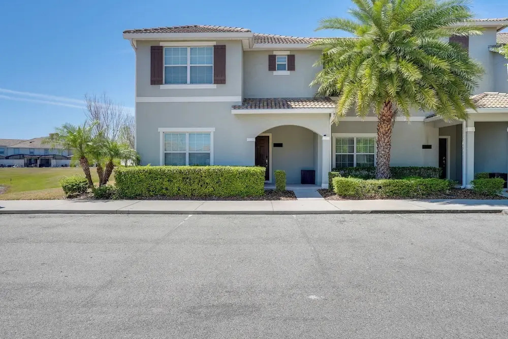 Kissimmee Getaway w/ Pool Access: 5 Mi to Disney