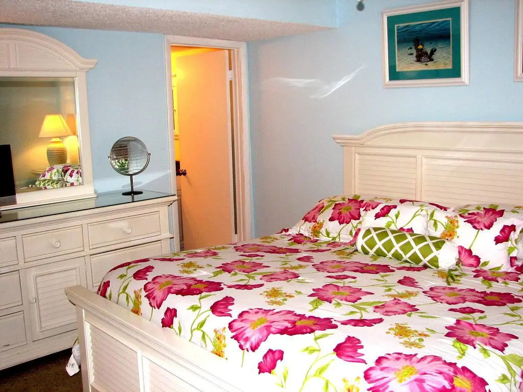 Sand Cay Condominium Beach Resort