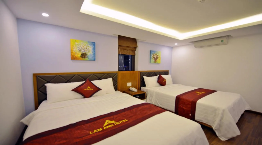 La Beach Hotel