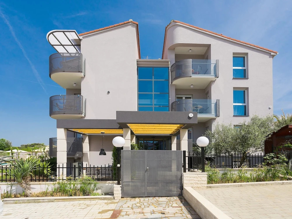 Astinian Villa Puntizela