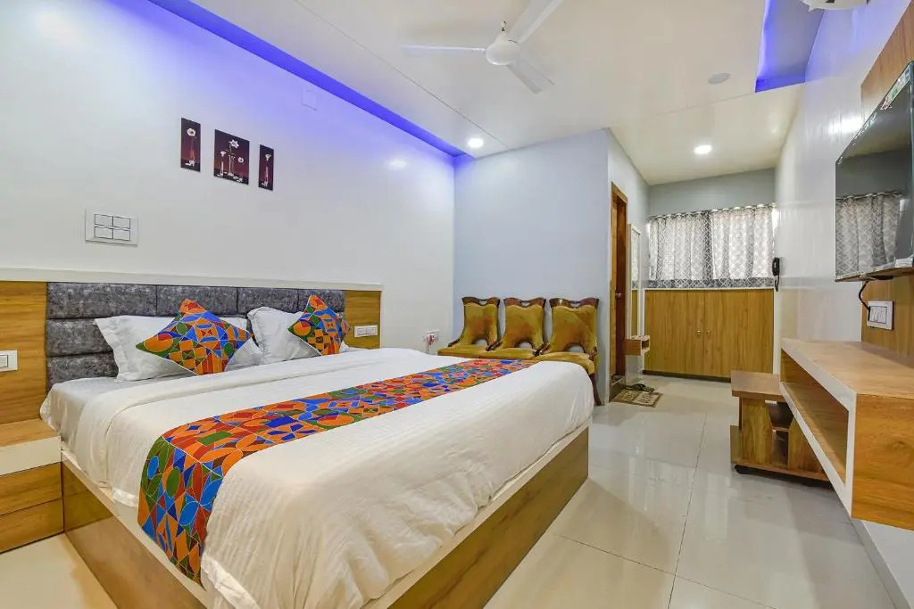 FabHotel Dev Palace