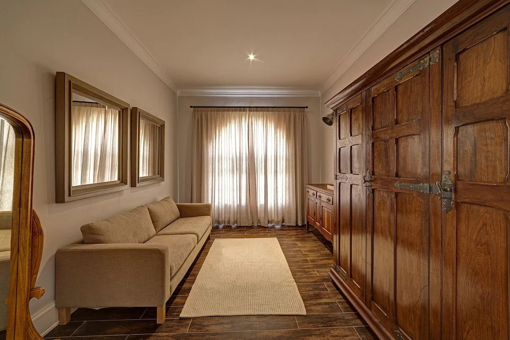 Lagoon Luxury Suites