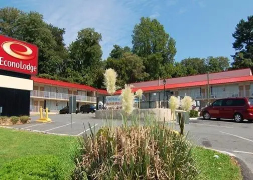 Econo Lodge University Arena