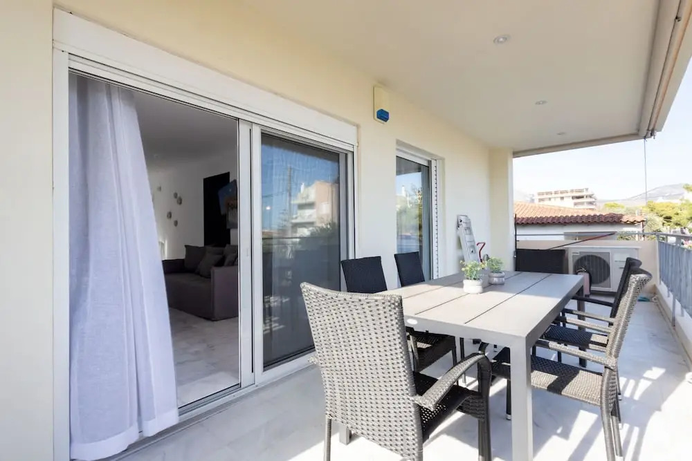 Kotzia 25 in Alimos With 3 Bedrooms and 1 Bathrooms
