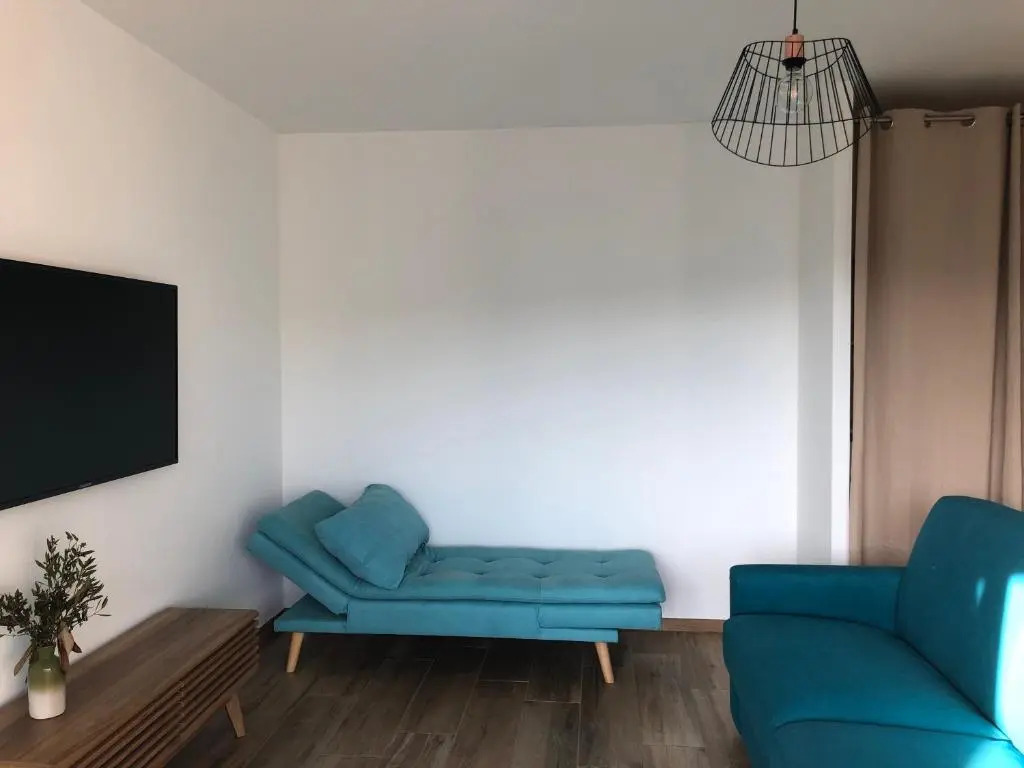 Spacieux studio entièrement rénové