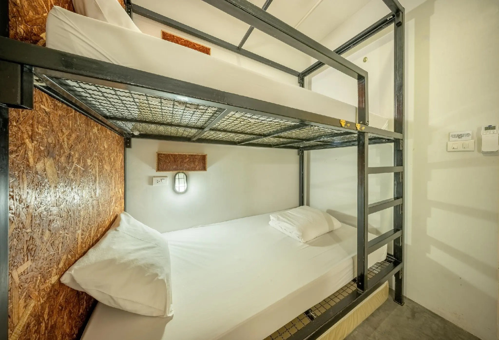 Pho Hostel