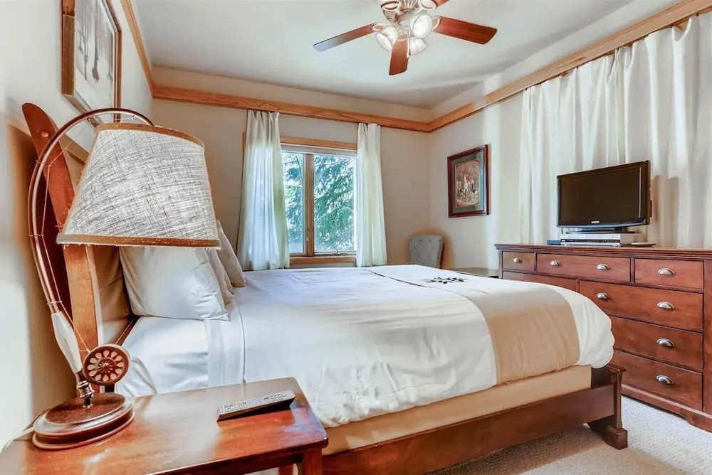Ski In 3 Bedroom at Chateaux Dumont Keystone