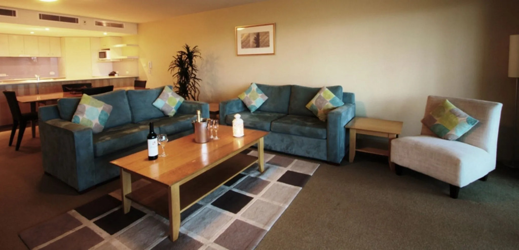 Riverside Apartments & Hotel